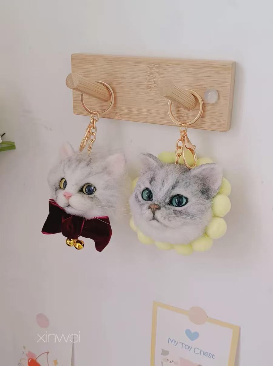 Personalized Pet Keychain – Custom Handmade Wool Felt Animal Charm, Unique Gift for Pet Lovers